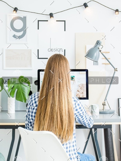 demo-attachment-151-person-with-long-curly-hair-PZ99QM2